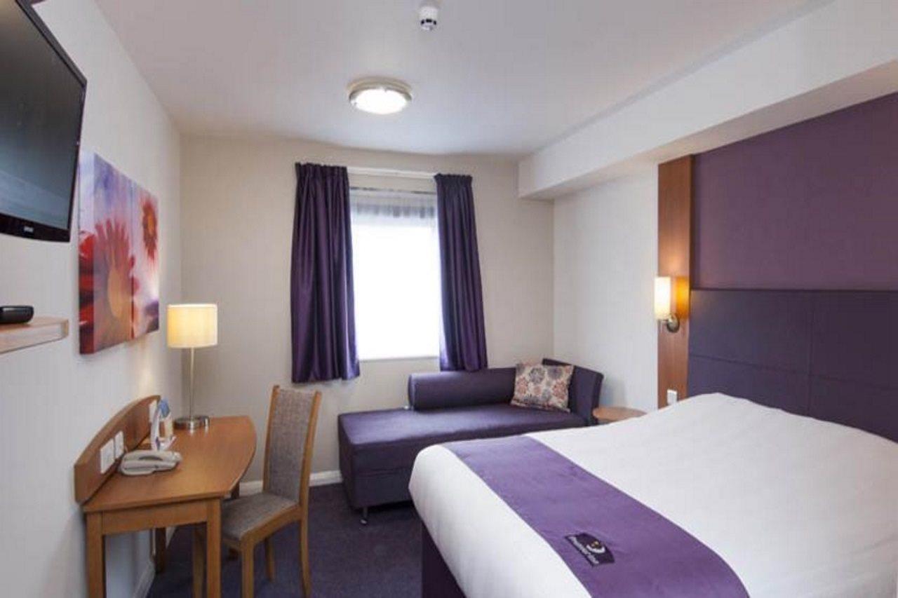 Premier Inn Portsmouth Horndean Eksteriør bilde