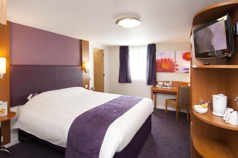 Premier Inn Portsmouth Horndean Eksteriør bilde